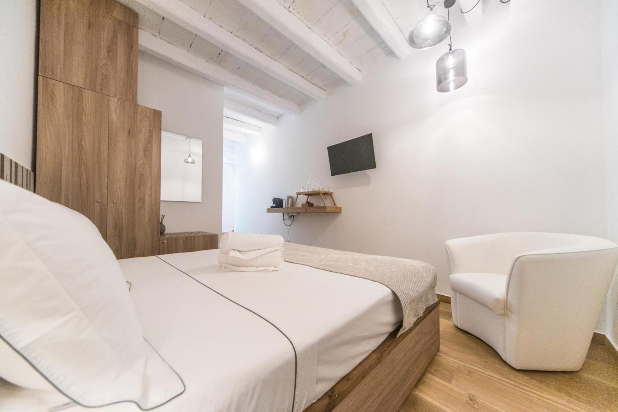 Suite Santa Chiara Trani Exteriör bild