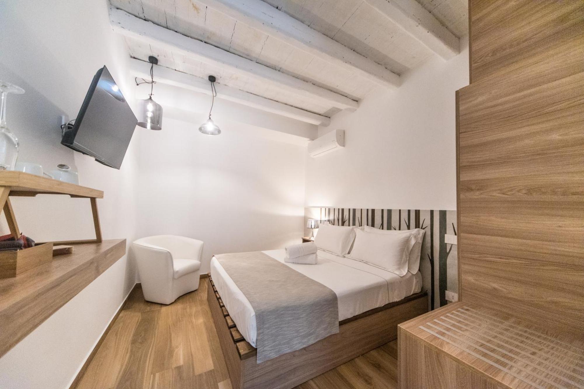 Suite Santa Chiara Trani Exteriör bild